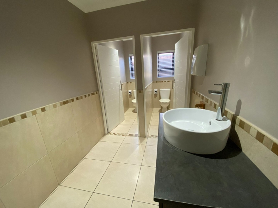 5 Bedroom Property for Sale in Highlands Western Cape